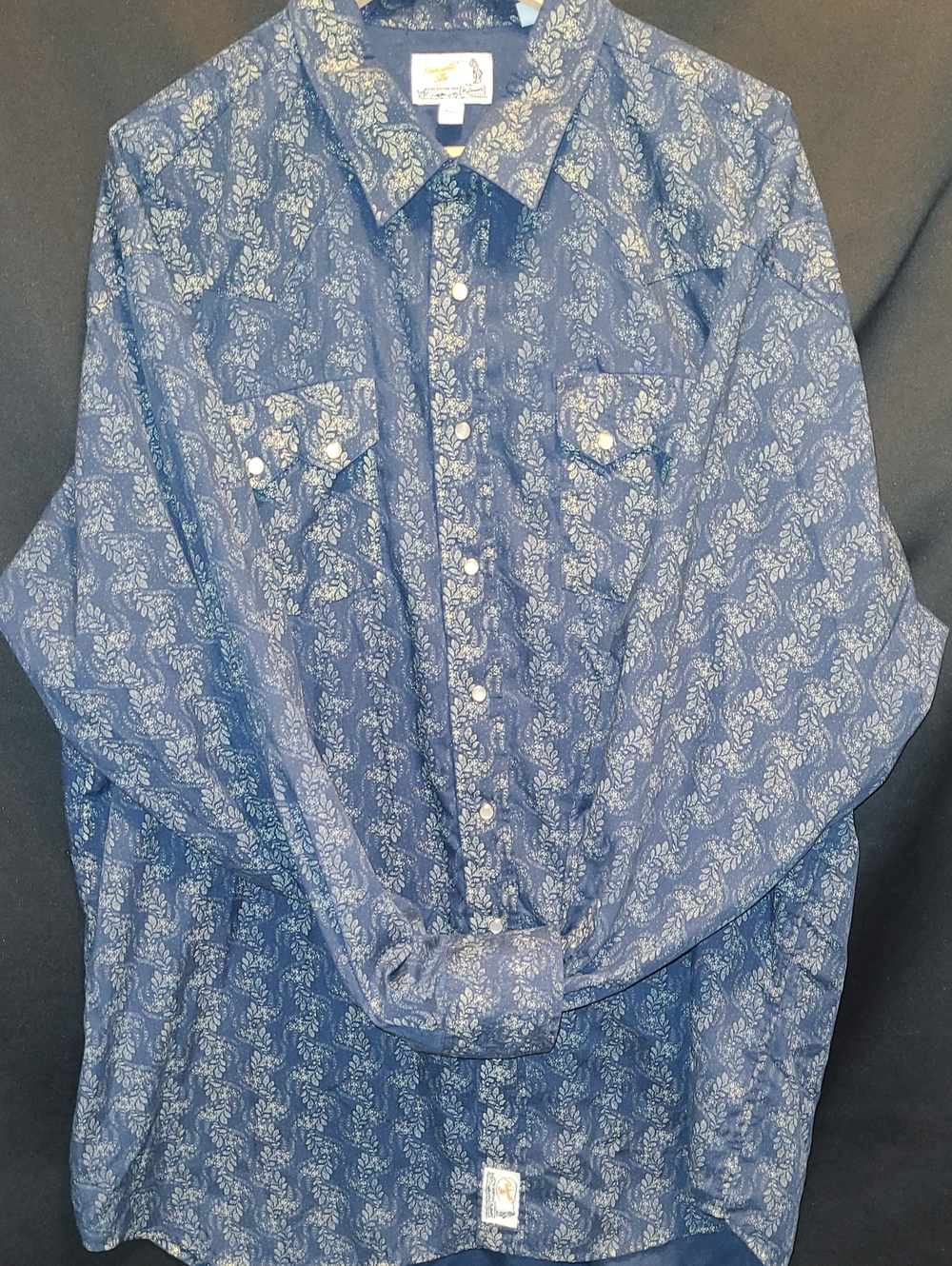 PANHANDLE SLIM WESTERN dark blue shirt features a delicate gold floral pattern